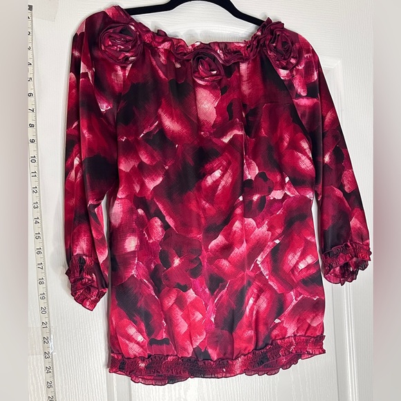 White House Black Market Red Pink Black Patterned Blouse, Medium - Picture 4 of 4